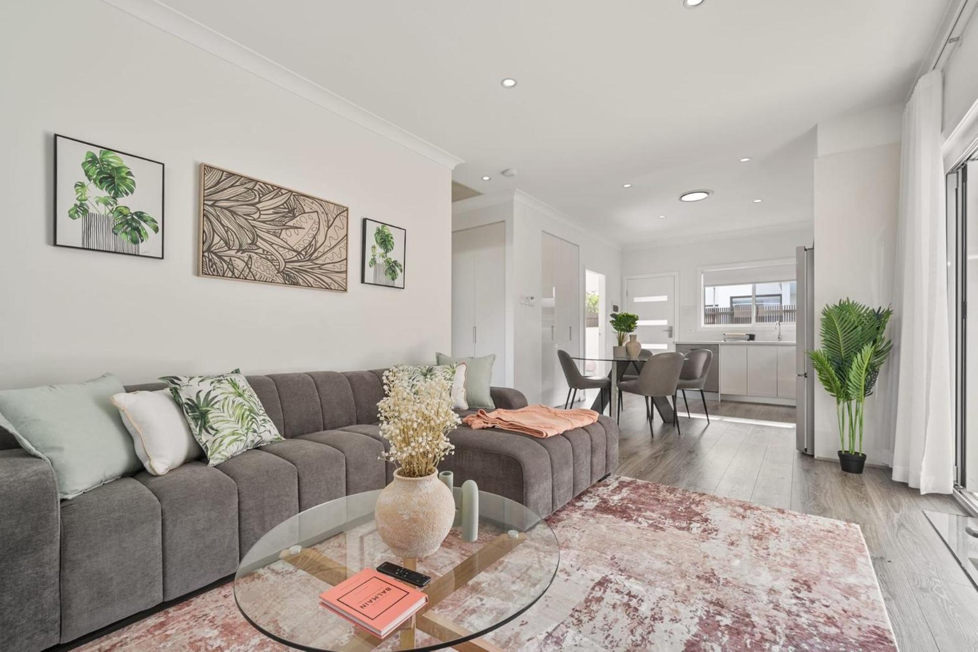 Modern 2 Bedroom Oasis 4 Mins Drive To The * Sydney